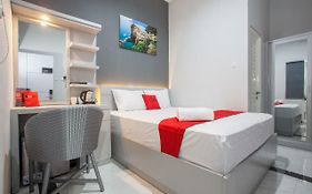 RedDoorz Plus near Politeknik Negeri Malang